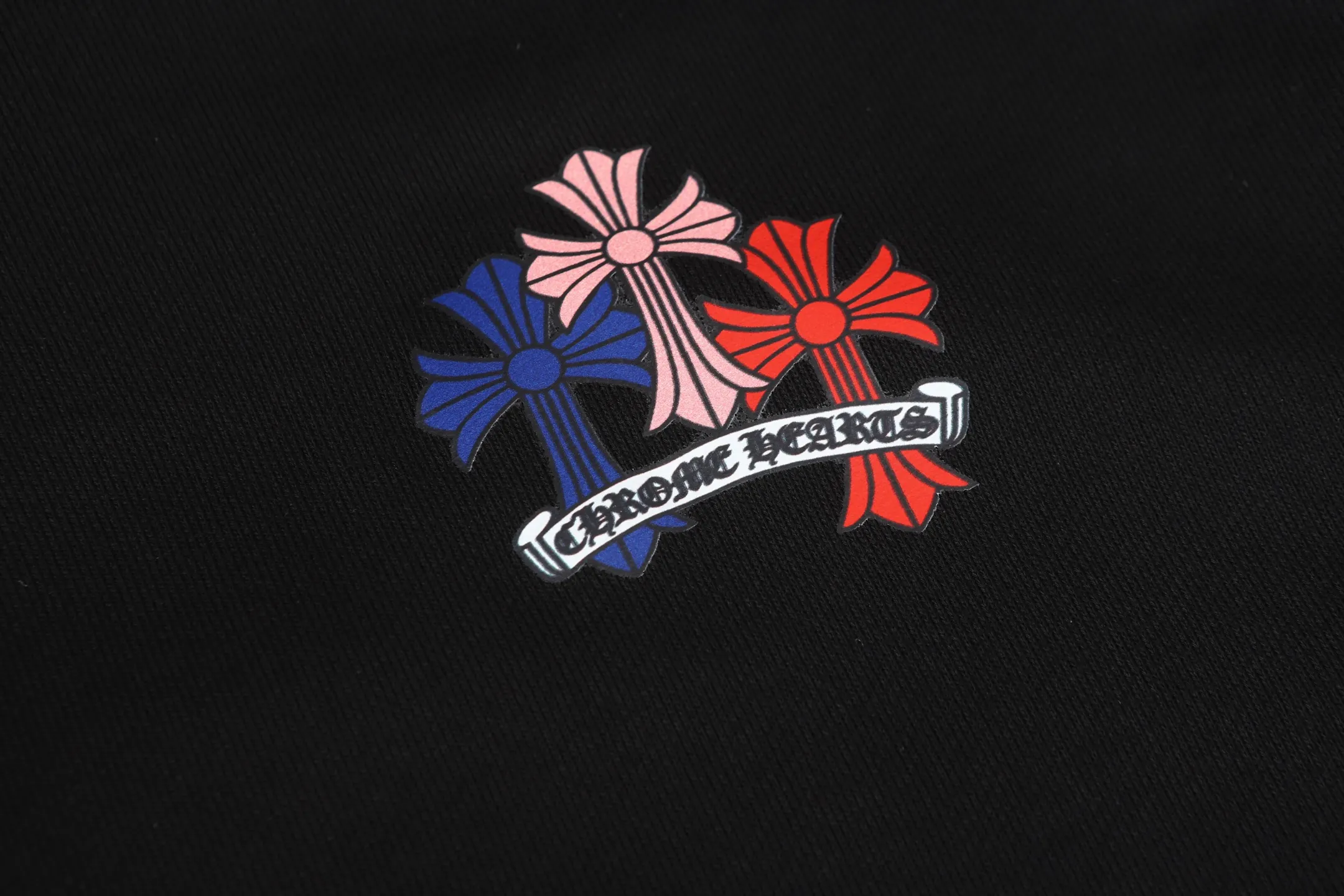 P250 cross-border model, please do not place an order if you are pursuing quality - Chrome Hearts/Chrome Hearts Colorful Cross ✝️ Printed zipper sweatshirt cardigan jacket - High weight, high density and high quality. The wool is soft, delicate and skin-friendly. It feels soft and silky. It has excellent warmth and skin-friendly properties - Custom-woven and dyed, no color difference. No matter the fabric or workmanship details, it beats the ordinary version on the market - Hardware zipper accessories are all customized, full of details - Color: black white -Size: S M L XL
